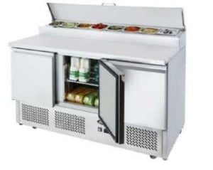 ESTACIÓN DE SANDWICH Y ENSALADAS 3 PUERTAS - 136 CM ESTACIÓN DE SANDWICH Y ENSALADAS 3 PUERTAS - 136 CM